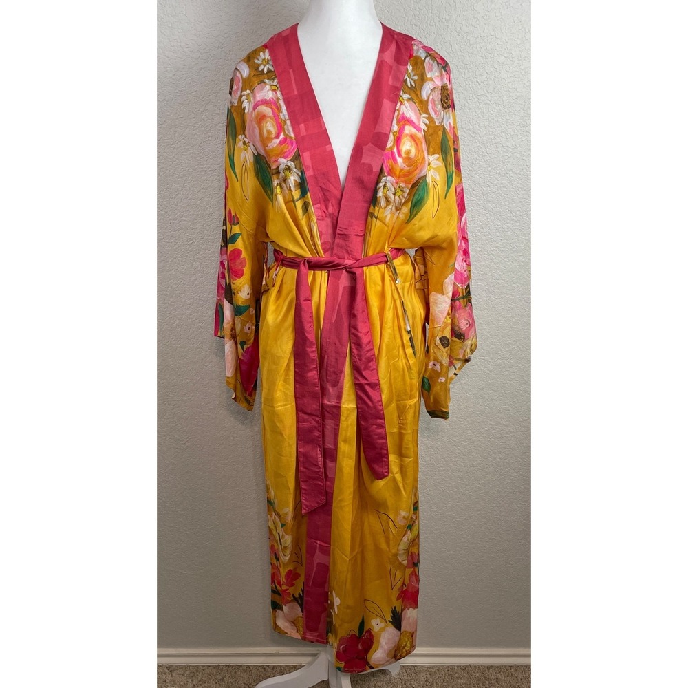 NWT Powder Effortless Elegance Kimono Gown Robe Distressed Floral Mist One Size